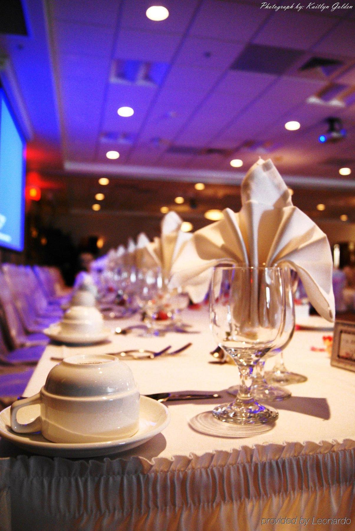 Holiday Inn Purdue - Fort Wayne By Ihg Exterior foto